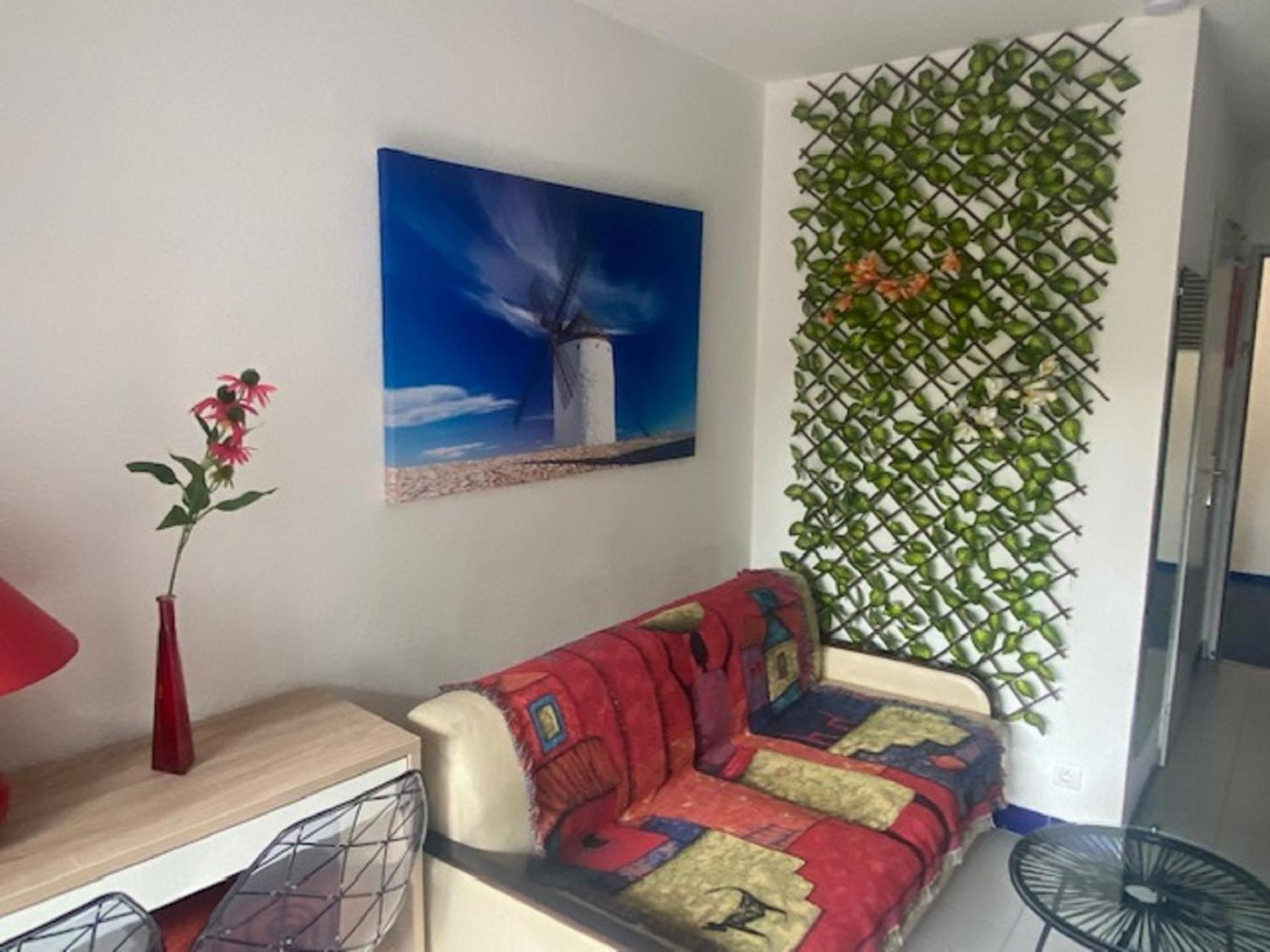 Vittoria Immobilier 2 -reglement Sur Place - Cheques Acceptes